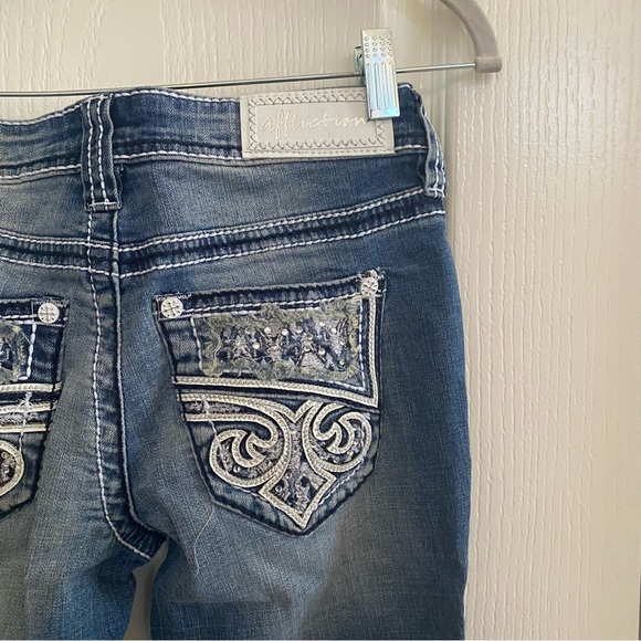 New, never worn, affliction jeans, straight leg, slight flare at bottom? - Picture 5 of 7